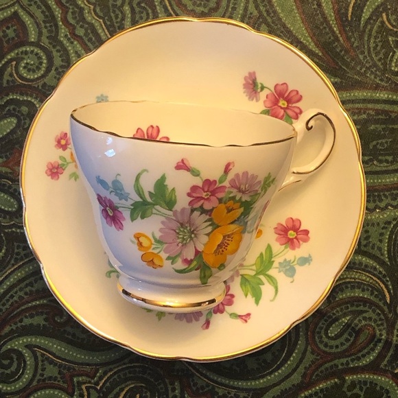 Regency “Calendine” Fine Bone China Teacup & Saucer - Picture 2 of 5